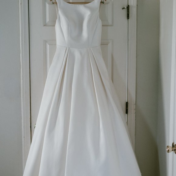 Martina Liana 838 Bridal Gown - Picture 3 of 6